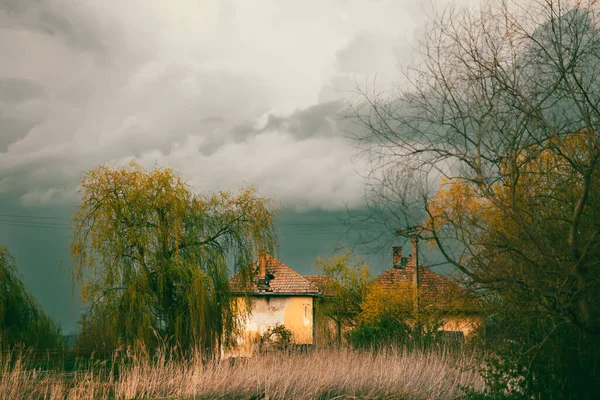 Old Haunted Abandoned House Dramatic Sky —  Fotos de Stock