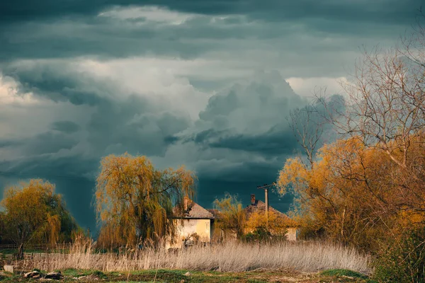 Old Haunted Abandoned House Dramatic Sky — Foto de Stock