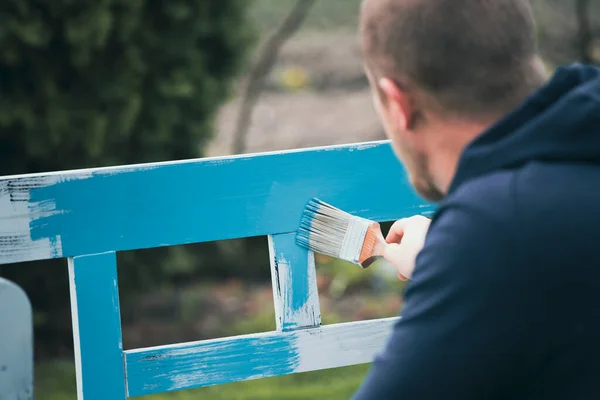 Man Painting Wood Furniture Turquoise Chalk Painting — Stock Photo, Image