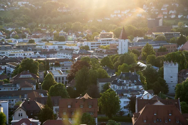 Ravensburgスカイライン バーデン ヴュルテンベルク州 ドイツ ヨーロッパ 魔法の夕日のラベンスブルク市の古い家の空中ビュー — ストック写真