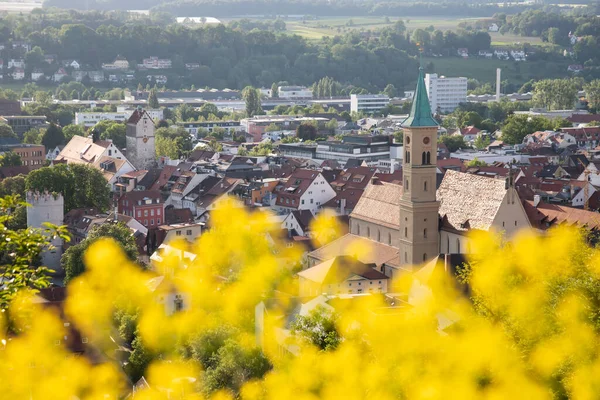 Ravensburgスカイライン バーデン ヴュルテンベルク州 ドイツ ヨーロッパ 魔法の夕日のラベンスブルク市の古い家の空中ビュー — ストック写真