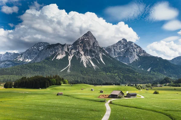 Widok Lermoos Ehrwald Zugspitze Masyw Zugspitz Tyrol Austria — Zdjęcie stockowe