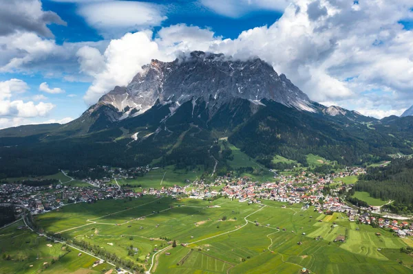 Widok Lermoos Ehrwald Zugspitze Masyw Zugspitz Tyrol Austria — Zdjęcie stockowe