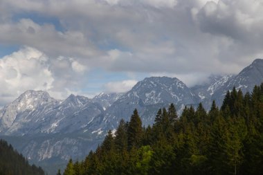 Almanya 'nın en yüksek dağı, Zugspitze ve tepesi, Kuzey Kireçtaşı Alpleri