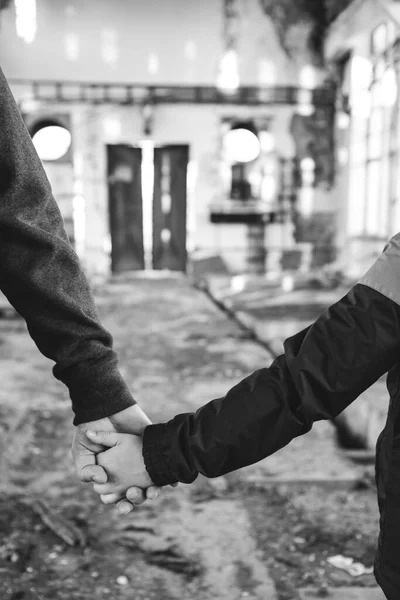 Father Daughter Refugees Standing Hope Together Holding Hands Ruins Destroyed — Stock fotografie