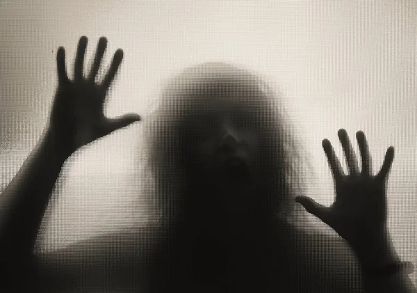 Mujer Fantasma Horror Detrás Del Vidrio Mate Blanco Negro Concepto —  Fotos de Stock