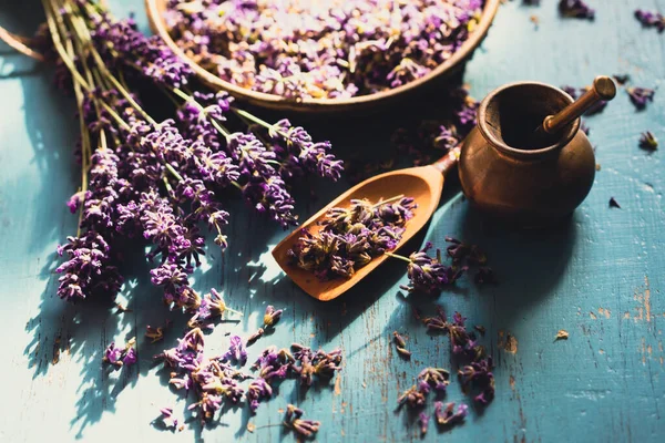 Flat Lay Bowl Wooden Scoop Fresh Lavender Flowers Turquoise Wooden — Foto Stock