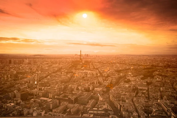 Extreme Heat Paris Eiffel Tower Fiery Sunny Day —  Fotos de Stock