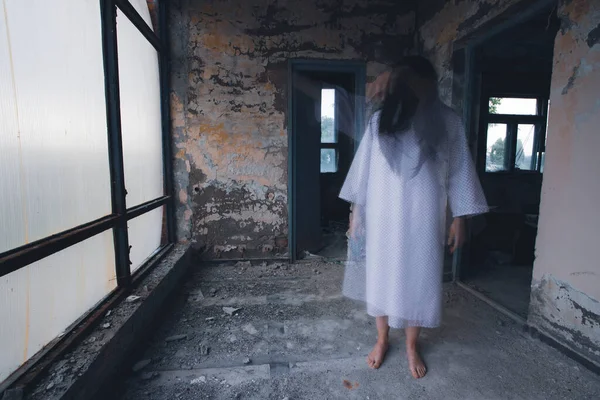 Ghost Abandoned Haunted House Horror Scene Scary Spirit Woman Halloween — 图库照片