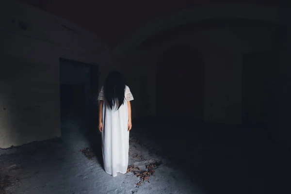 Ghost Abandoned Haunted House Horror Scene Scary Spirit Woman Halloween — 图库照片