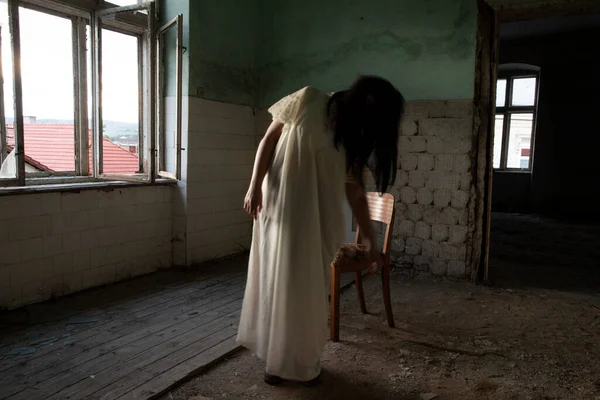 Ghost Abandoned Haunted House Horror Scene Scary Spirit Woman Halloween — 图库照片