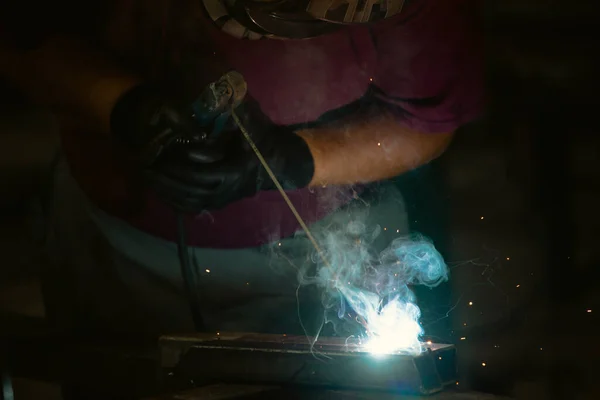 Handyman Performing Welding Grinding His Workplace Workshop While Sparks Fly — Stock Photo, Image