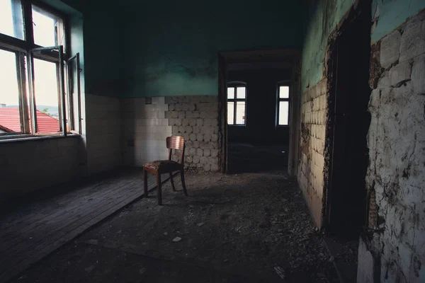 Conacul Bântuit Abandonat Grunge Murdar Închis Atmosferă Înfiorătoare — Fotografie, imagine de stoc