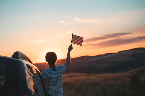Woman Holding American Flag Road Trip Independence Day Traveling America —  Fotos de Stock