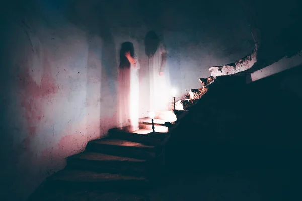 Призрак Заброшенном Доме Привидениями Ужасная Сцена Ужаса Женского Духа Концепция — стоковое фото