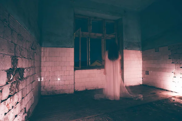Ghost Abandoned Haunted House Horror Scene Scary Spirit Woman Halloween — ストック写真