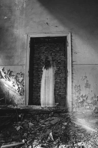 Ghost Abandoned Haunted House Horror Scene Scary Spirit Woman Halloween — Fotografia de Stock