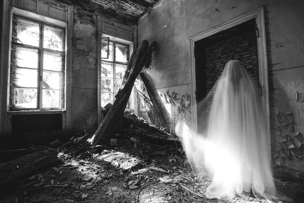 Ghost Abandoned Haunted House Horror Scene Scary Spirit Woman Halloween —  Fotos de Stock