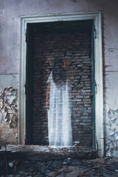 Ghost Abandoned Haunted House Horror Scene Scary Spirit Woman Halloween — Foto Stock