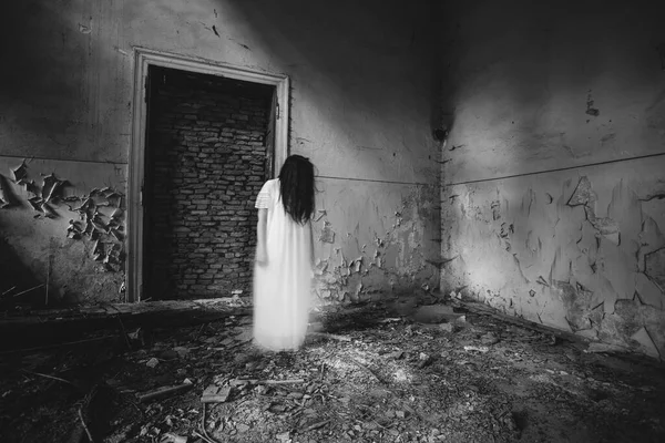 Ghost Abandoned Haunted House Horror Scene Scary Spirit Woman Halloween — Fotografia de Stock