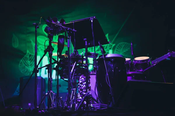 Muziekinstrumenten Drumpodium Kleurrijk Podiumlicht — Stockfoto