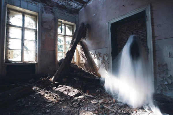 Fantasma Casa Abandonada Assombrada Cena Terror Espírito Assustador Uma Mulher — Fotografia de Stock