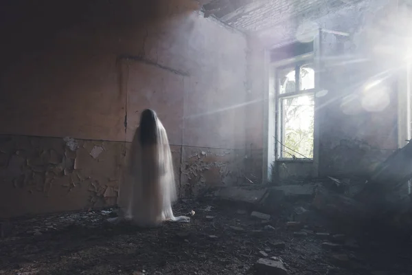 Ghost Abandoned Haunted House Horror Scene Scary Spirit Woman Halloween — 图库照片