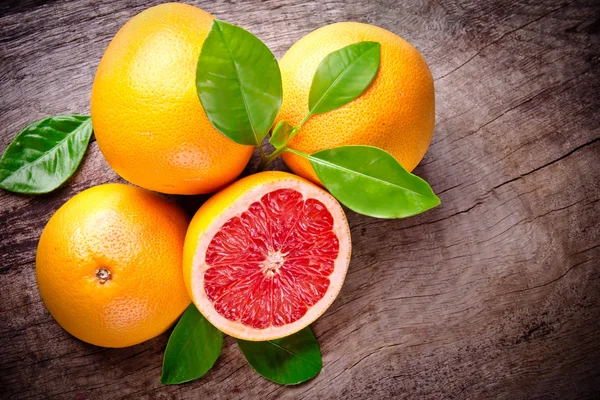 Nyskördade grapefrukt — Stockfoto