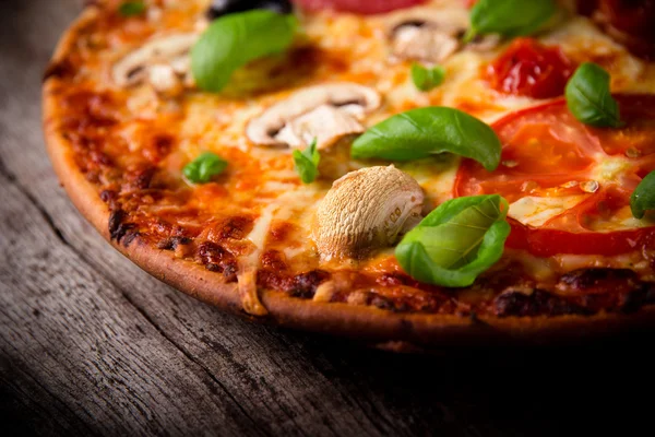 Gustosa pizza italiana — Foto Stock