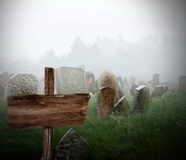 Cementerio con niebla —  Fotos de Stock