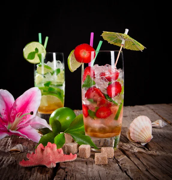 Cocktails — Stockfoto