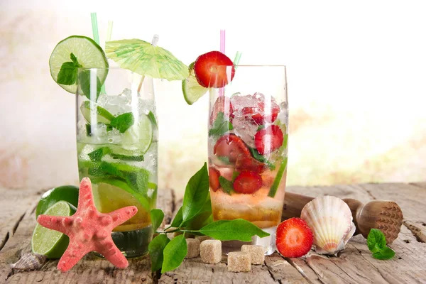 Coquetéis Mojito — Fotografia de Stock