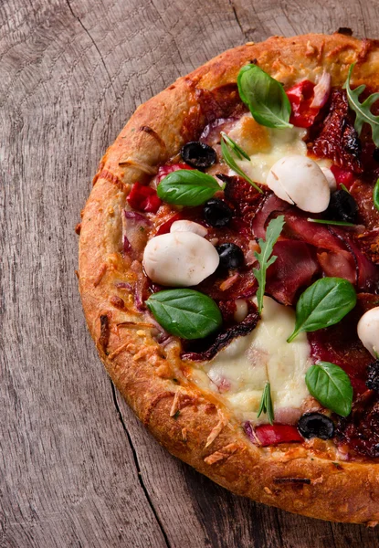 Heerlijke Italiaanse pizza — Stockfoto