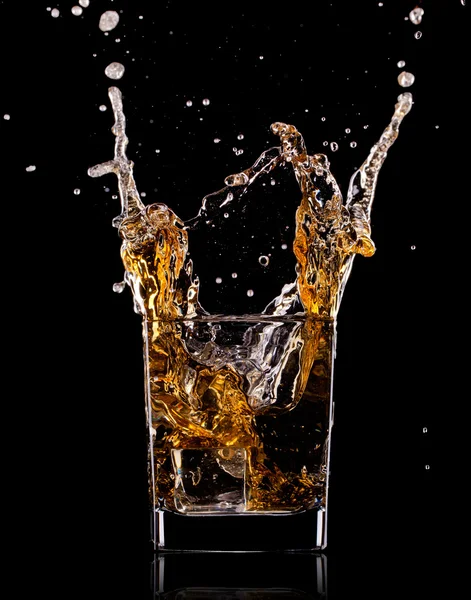 Bicchiere con whisky — Foto Stock