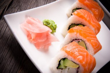 Japon deniz ürünleri suşisi.