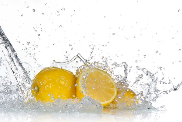 Lemon with water splash — Stock Photo, Image