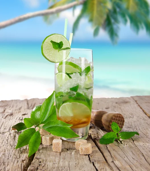 Коктейль mojito — стокове фото