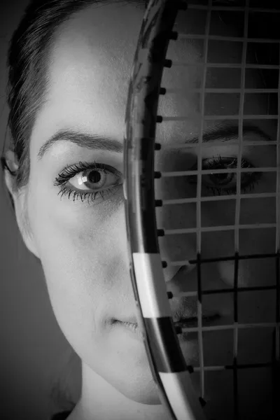 Meisje met tennisracket — Stockfoto