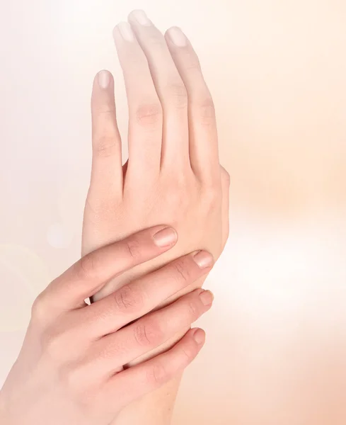 Όμορφη γυναίκα χέρια — Φωτογραφία Αρχείου