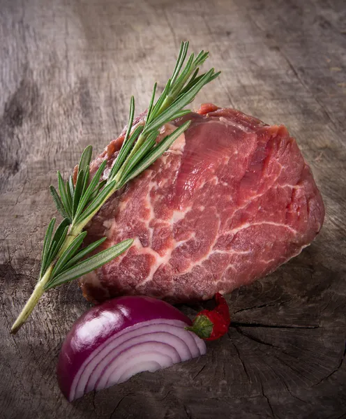 Filete de carne cruda — Foto de Stock