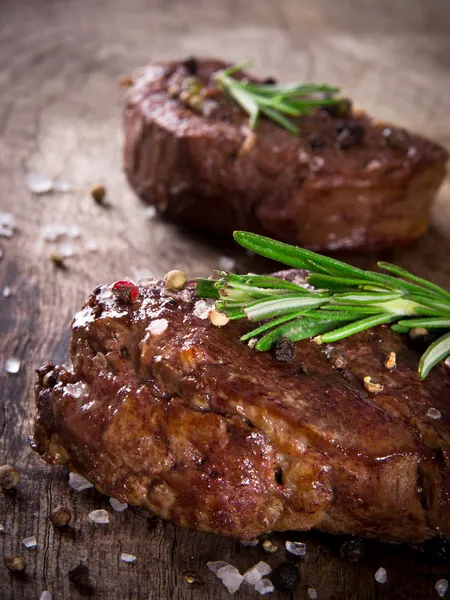 Bifes de carne deliciosos — Fotografia de Stock