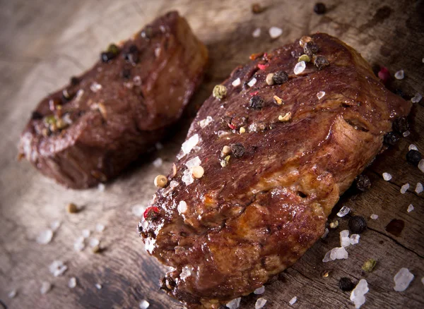 Bifes de carne deliciosos — Fotografia de Stock