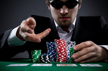 poker oyuncusu