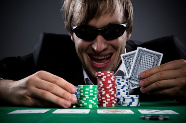 poker oyuncusu