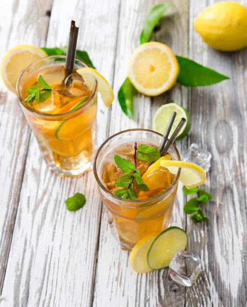 Glass of ice tea — Stock Photo, Image