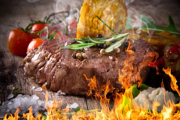 Delicious beef steak — Stock Photo, Image