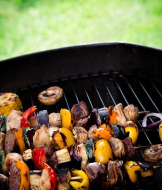 lezzetli et tükürüyor