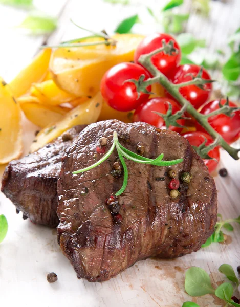 Heerlijke rundvlees steaks — Stockfoto