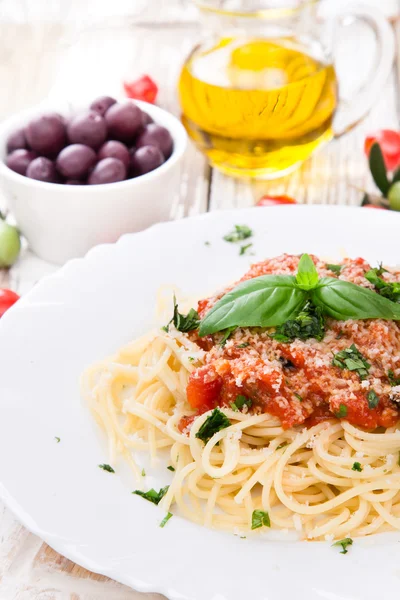 Spaghetti mit Tomaten — Stockfoto