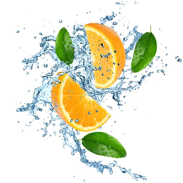 Pomarańcze w wodzie — Zdjęcie stockowe